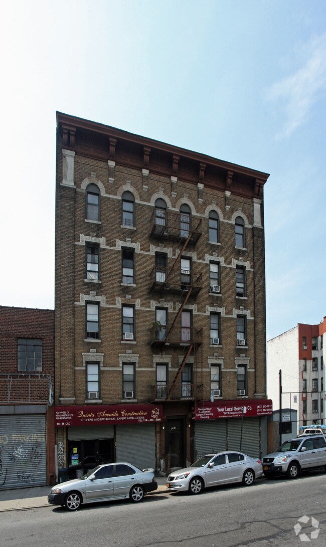 Building Photo - 40-16 Crescent St