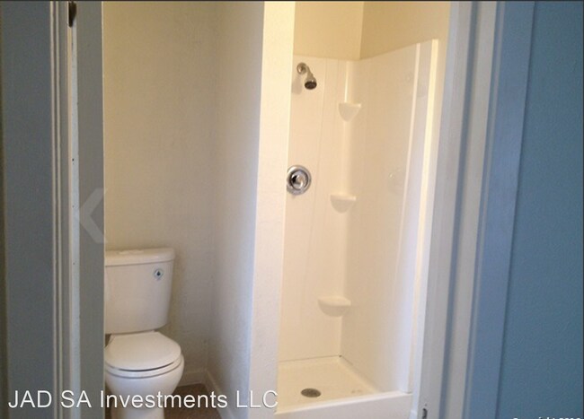 Building Photo - 3 br, 2 bath House - 5055 Binz Engleman