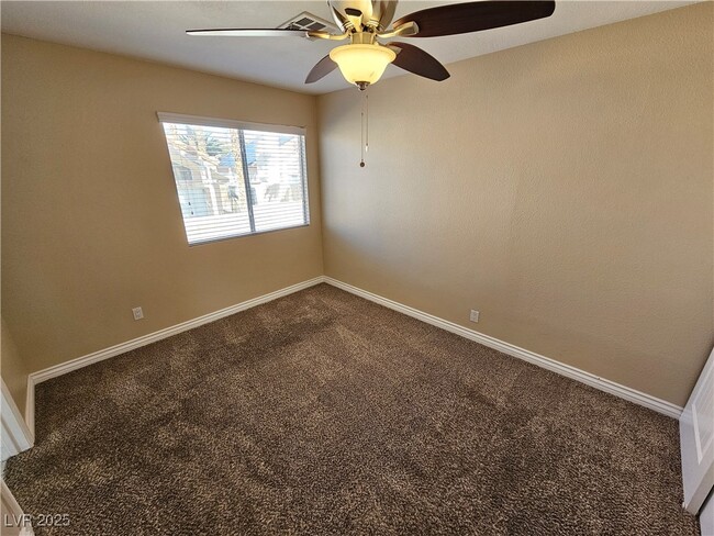 Building Photo - 2705 Kennington Cir
