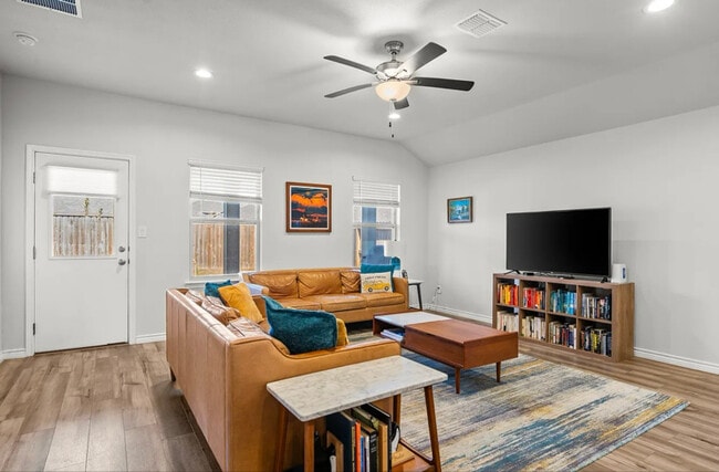 Building Photo - 7302 Star Gazer Dr