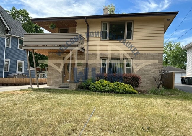 Building Photo - 7313 Harwood Ave