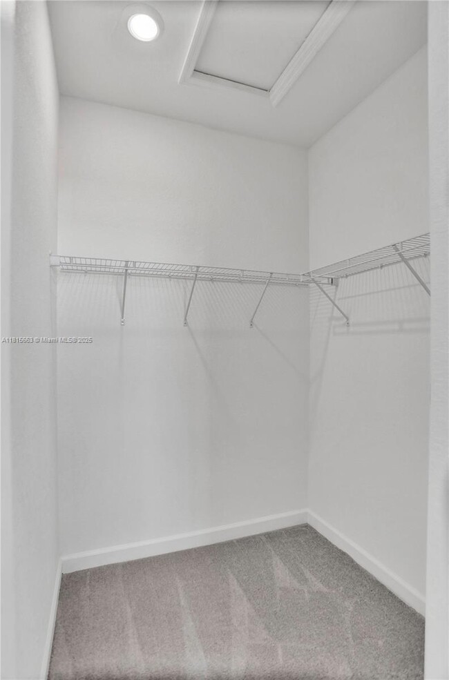 Building Photo - 252 SW 159th Terrace