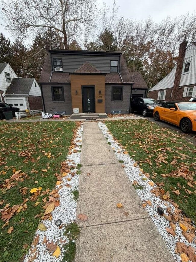 Primary Photo - 996 Palisade Ave