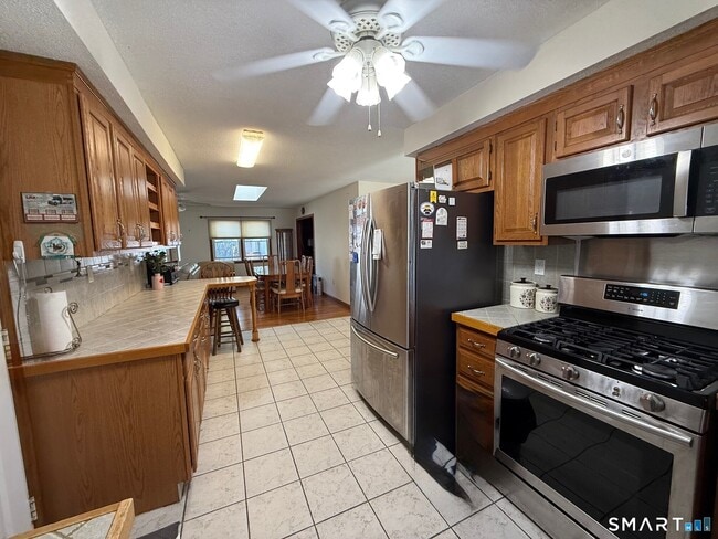 Building Photo - 14 Daniel Dr