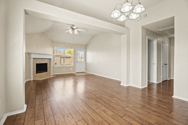 Building Photo - 23 N Golden Oak Dr