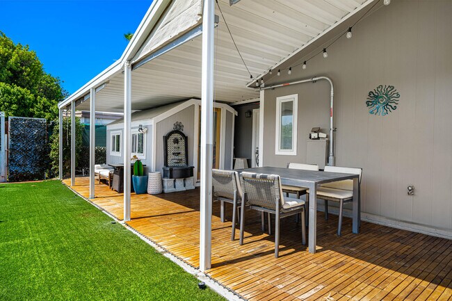 Building Photo - 159 Estrada Way