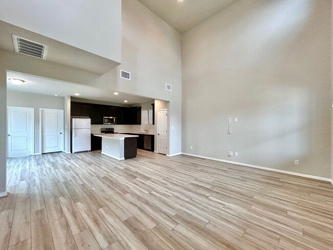 Building Photo - 202 Elm Br Trl