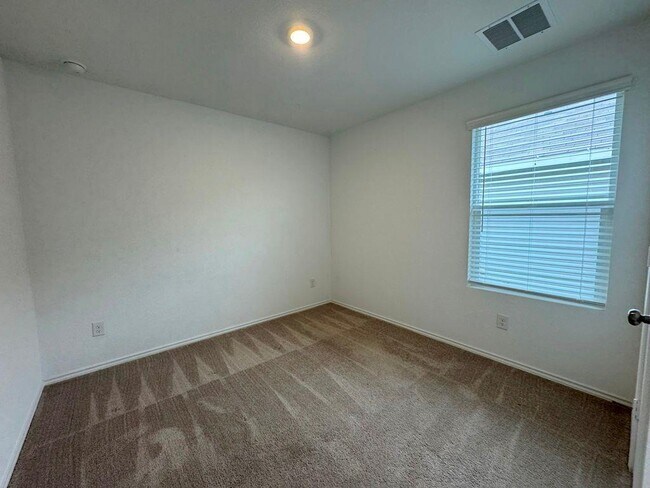 Building Photo - 109 Little Sparklers Lp