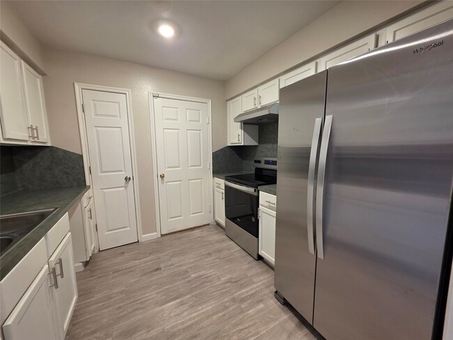 Building Photo - 7050 Inwood Park Dr