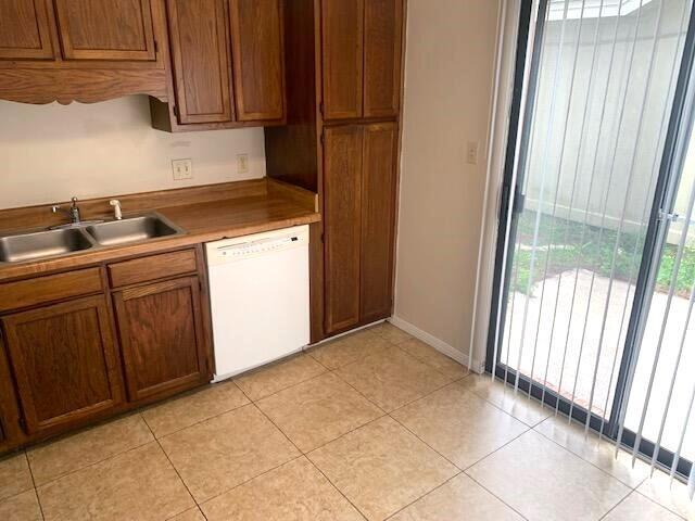 Building Photo - 1825 Hunters Path