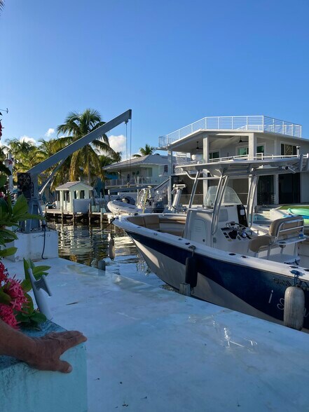 Canal acccess for boating and kayaking - 196 Lorelane Pl