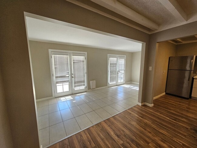 Building Photo - 2 Bedroom 2 Bathroom fully electric house ...