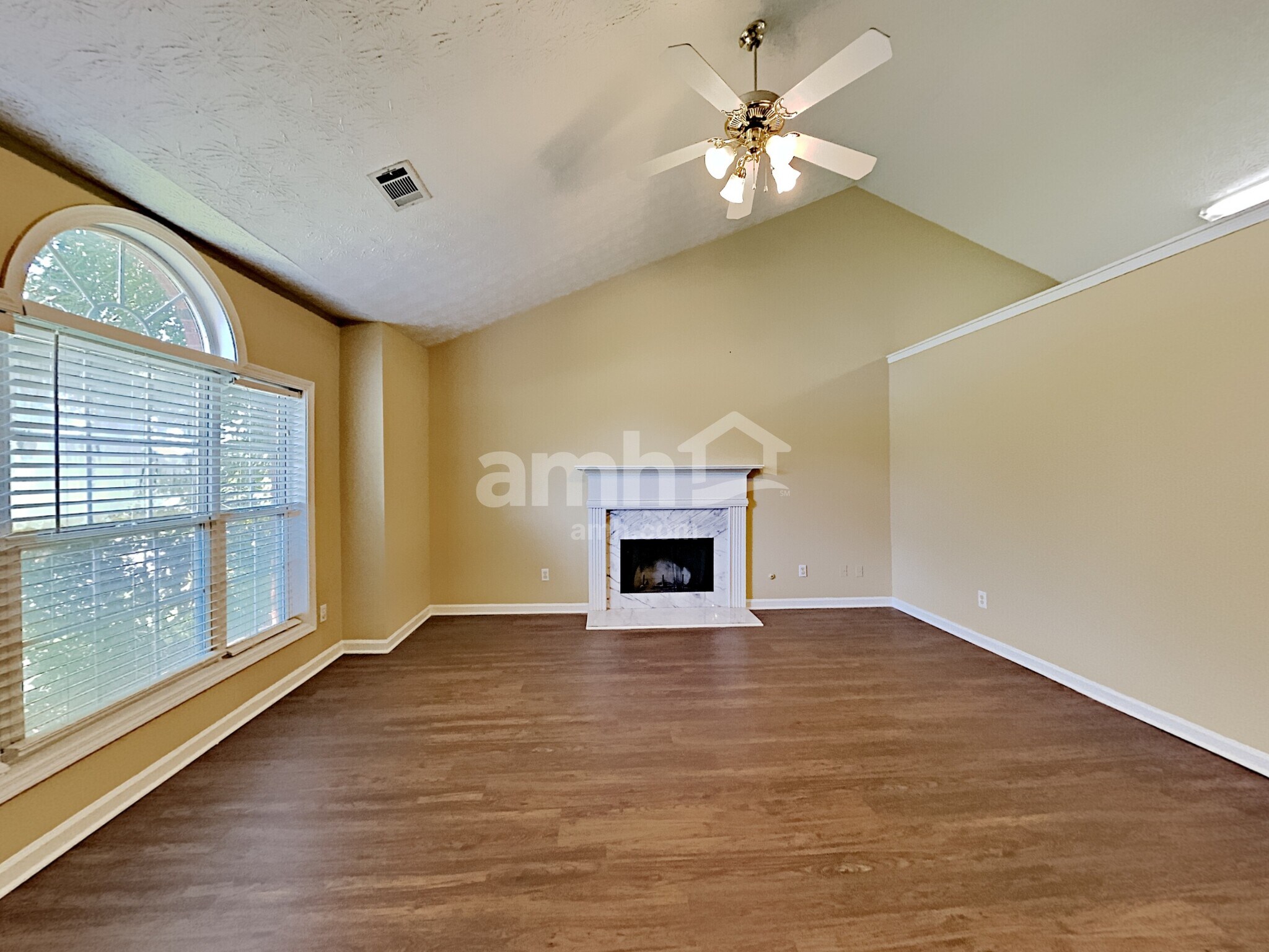 Building Photo - 1305 Carlysle Park Dr