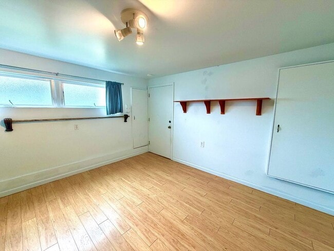 Building Photo - Clean 3 Bedroom, 1 Bath with Bonus Room- Walk to Westmoor High School, Open House, July 9th 4-6PM