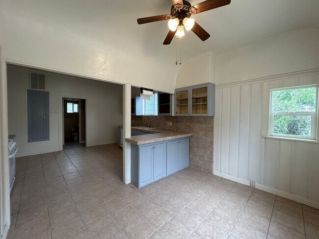 Building Photo - 1189 High St