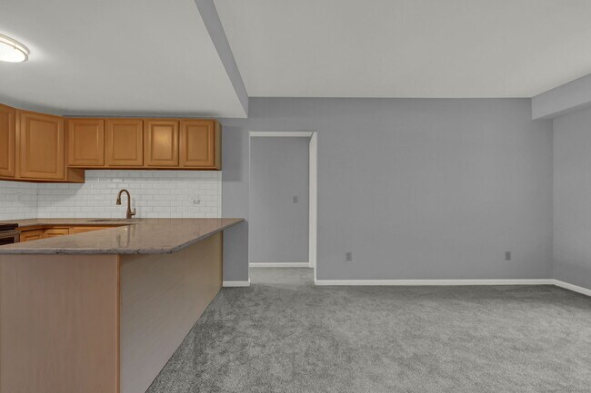 Building Photo - 1128 Windward Rd
