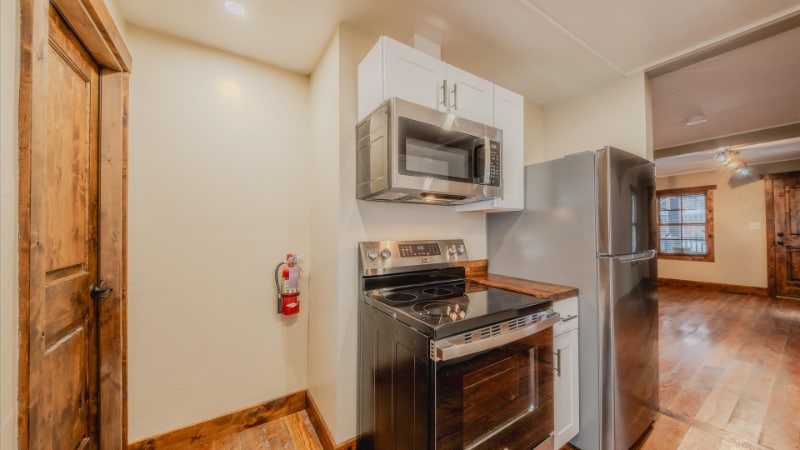 Building Photo - 916 2nd St