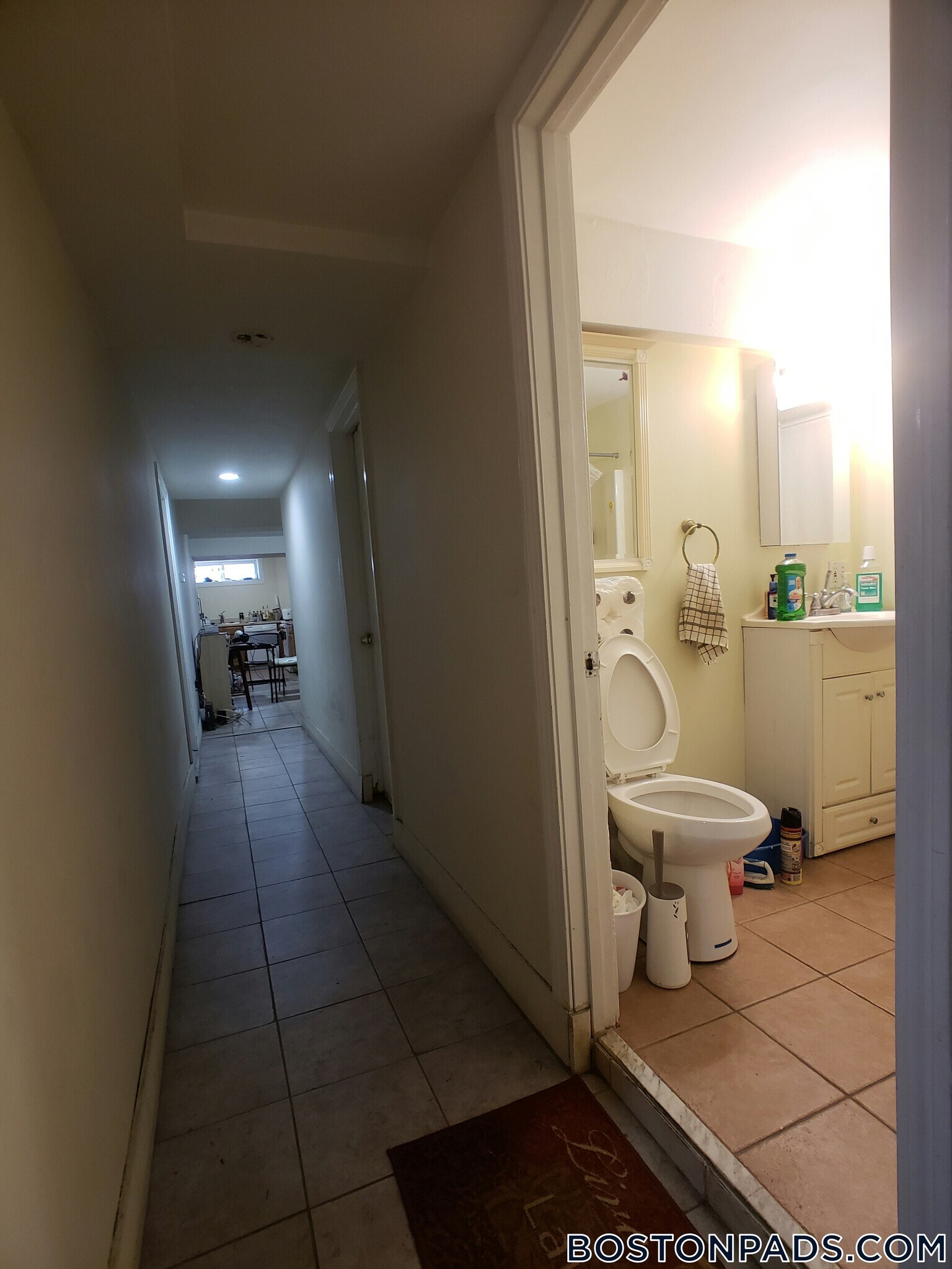 Building Photo - 192 Kelton St