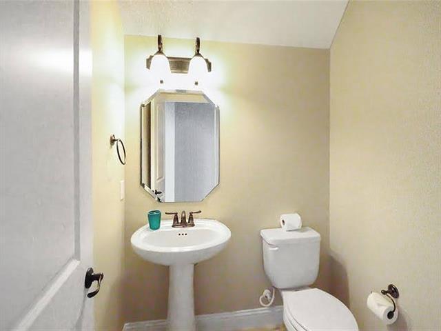 Building Photo - 4815 Livingston Dr