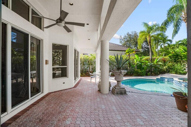 Building Photo - 1012 SW 156th Ave