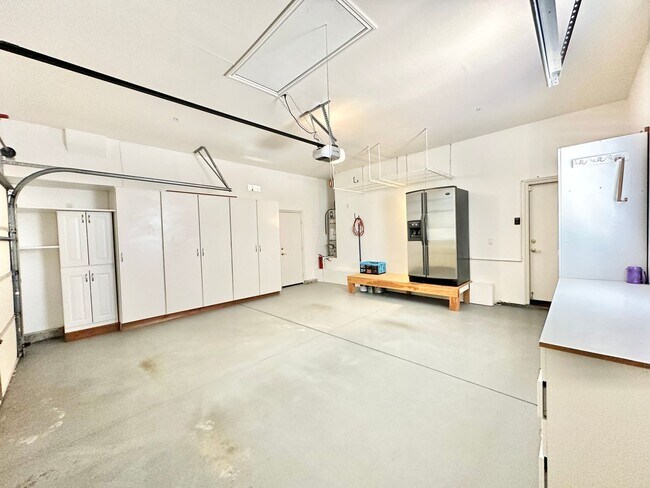 Building Photo - Beautiful Single-Level Custom Home with Serene Backyard Space in the Lovely Peppertree Park Commu...
