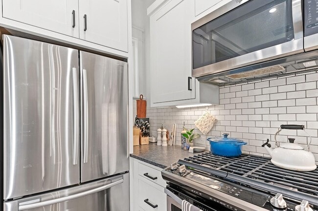 Building Photo - 3206 Garden Villa Ln