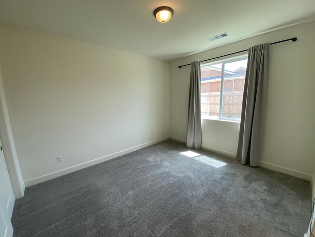 Building Photo - Charming home located in Arbor Gates community. Coming soon!