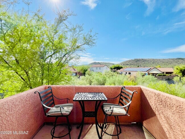 Building Photo - 5051 N Sabino Canyon Rd