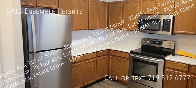 Building Photo - 5913 Ensemble Heights