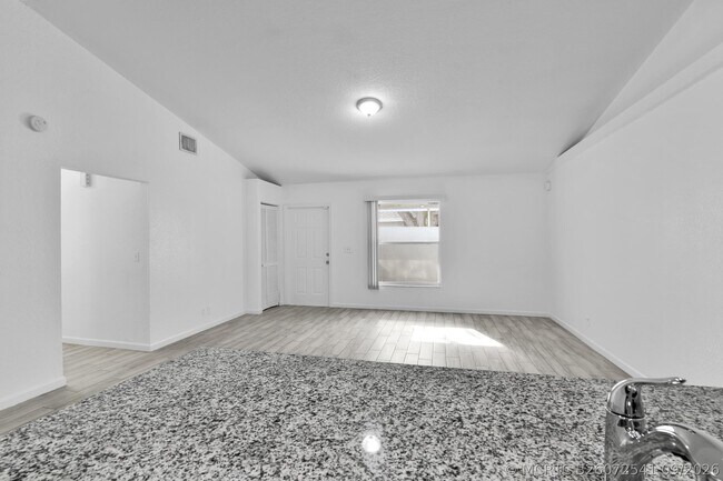 Building Photo - 13978 Folkestone Cir