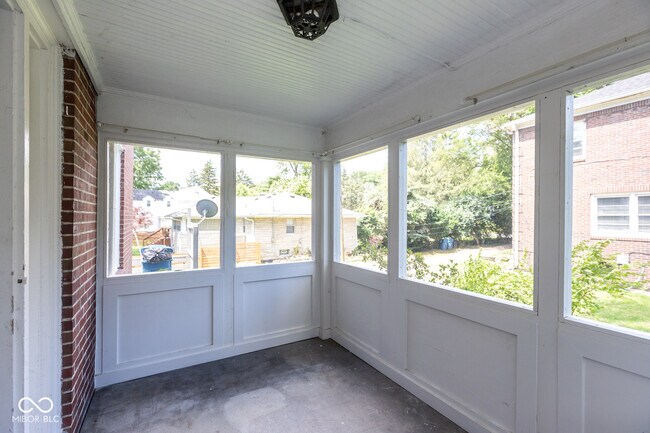 Building Photo - 6208 W Meridian St