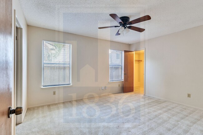 Building Photo - 3002 Breeze Terrace