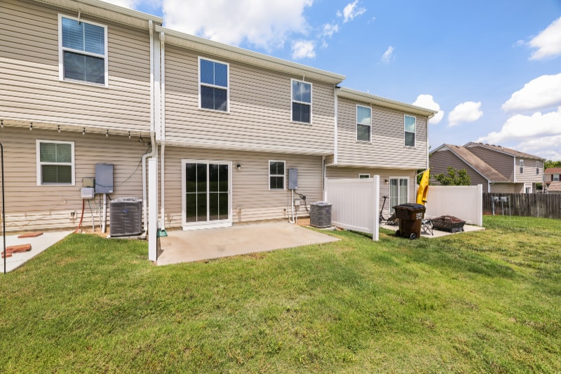 Building Photo - 304 Sunny Vw Dr