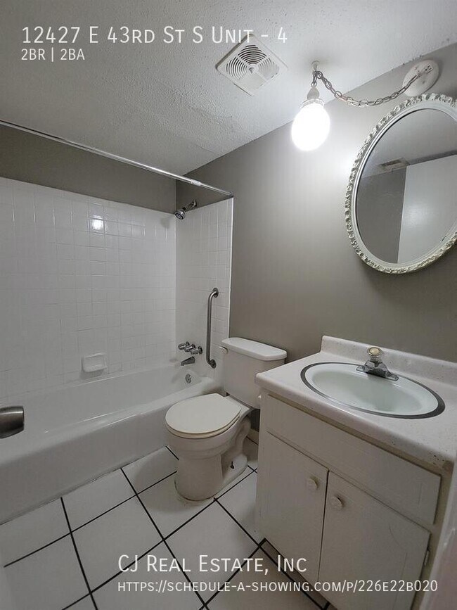 Building Photo - 12427 East 43rd St S