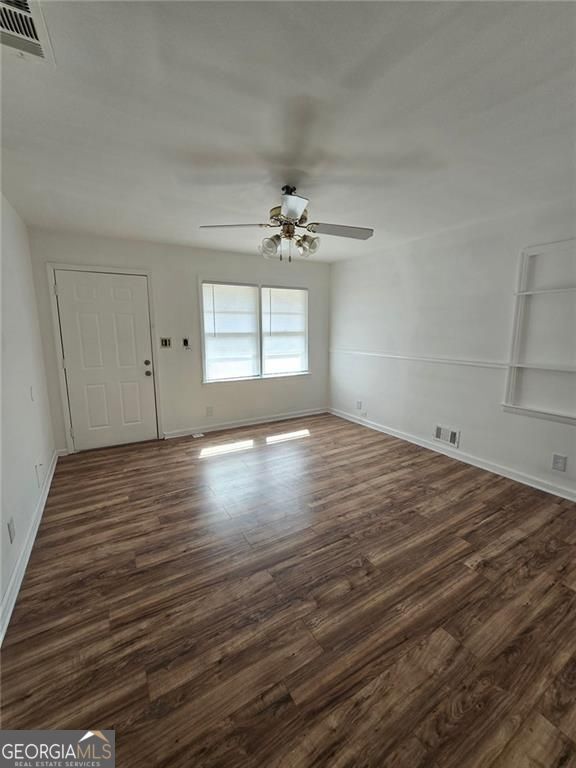 Building Photo - 2850 Middleburg Dr