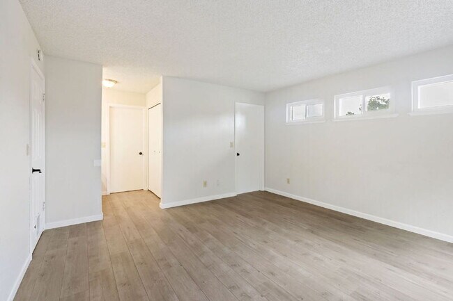 Building Photo - 9417 Aizenberg Cir