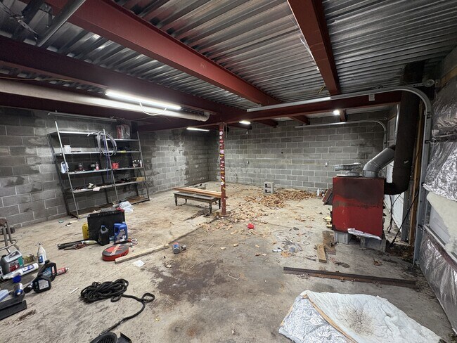 Building Photo - 125 Edgewood Cir