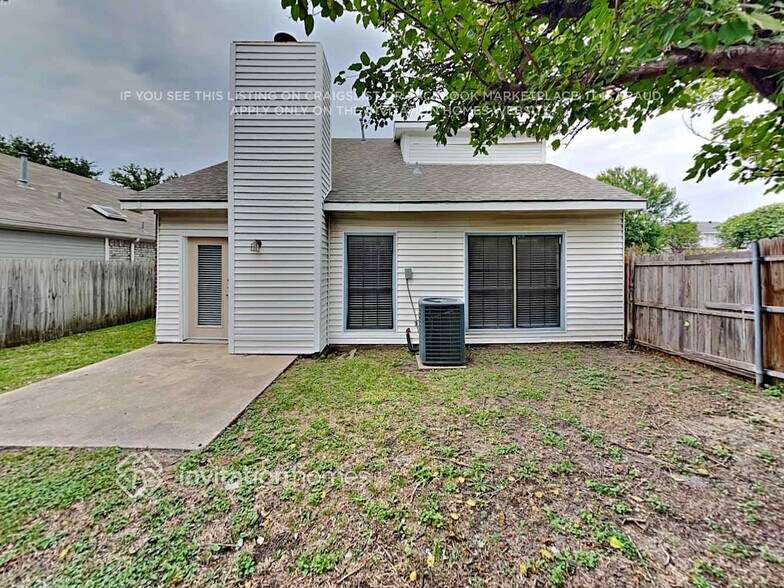 Building Photo - 3332 Renaissance Dr