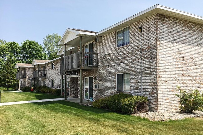 Building Photo - STURGEON BAY APARTMENTS