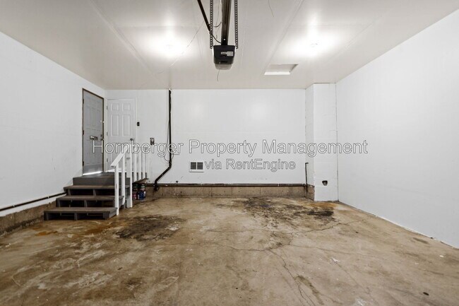 Building Photo - 2815 E 37th Ave
