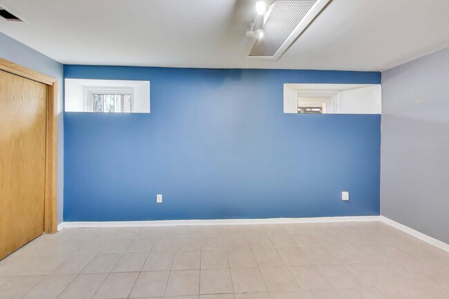 Building Photo - 60 Sheffield Ln