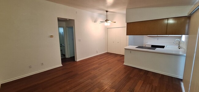 Building Photo - Your Holiday Home Awaits