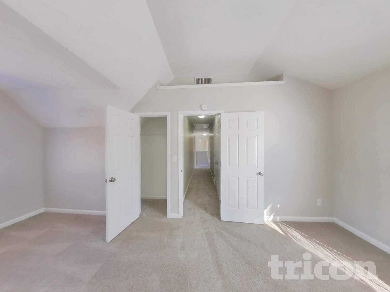 Building Photo - 636 Christina Pl