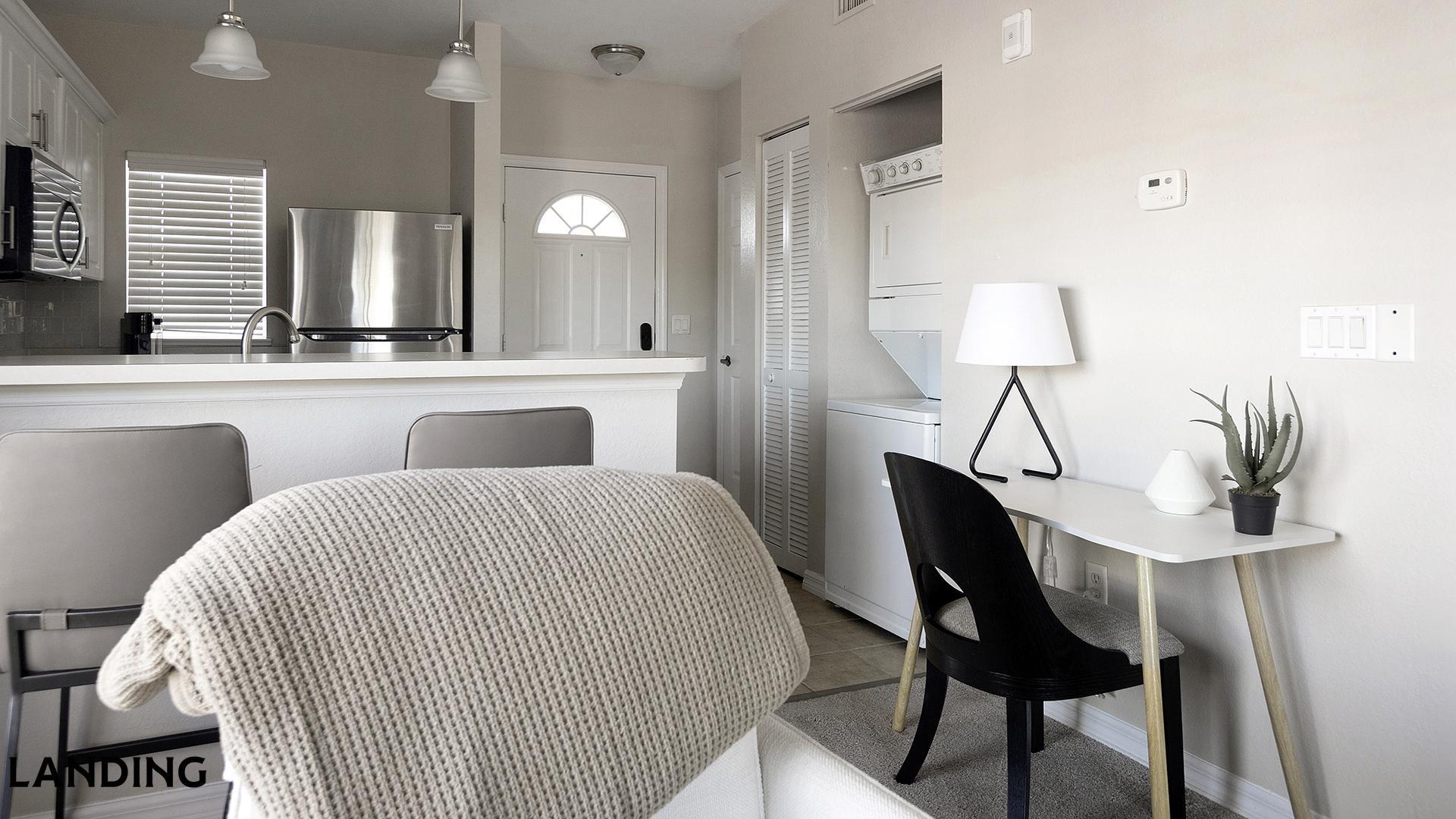 Building Photo - 3695 Island Club Dr