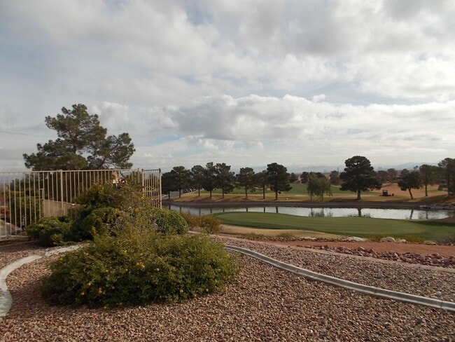 Building Photo - Single-Story Townhome with Golf Course Views in Summerlin