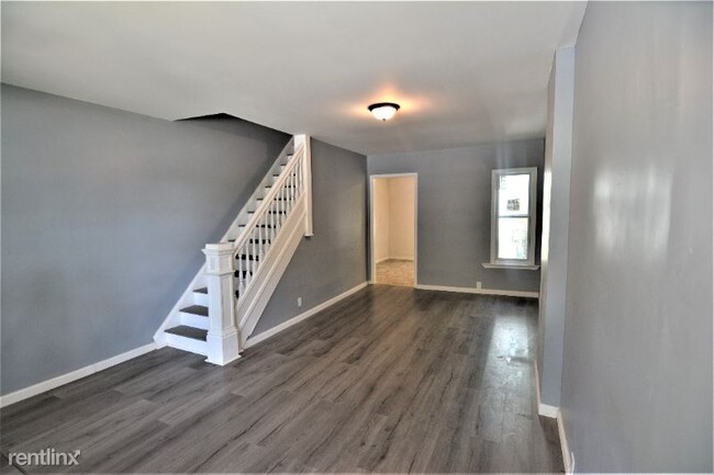 Building Photo - 4 br, 1 bath House - 322 Hanover Ave