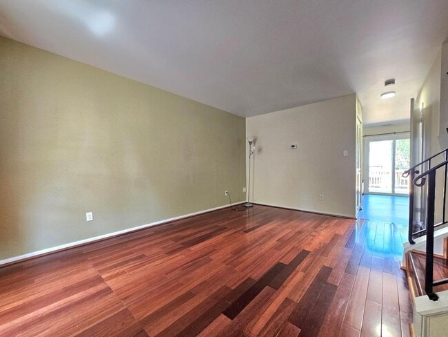 Building Photo - 8561 Southlawn Ct