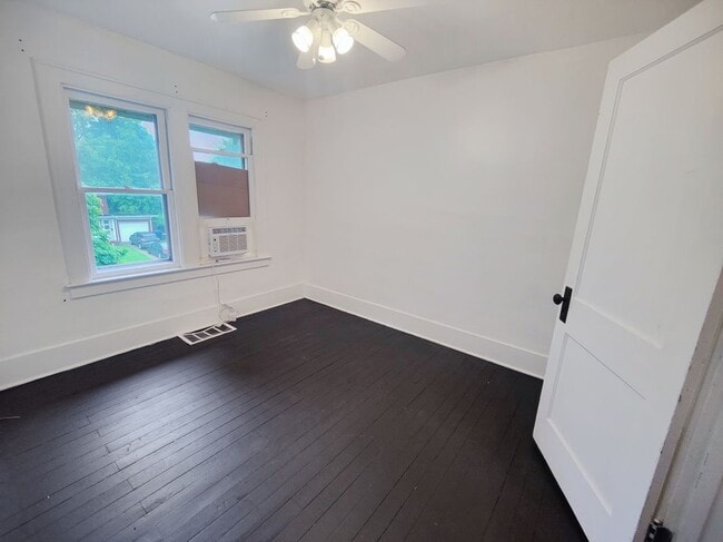 Building Photo - 1505 Downey St