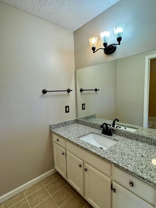 Building Photo - 812 Beaver Rd