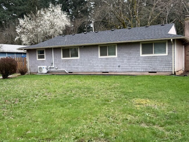 Building Photo - 18021 SW Tualata Ave